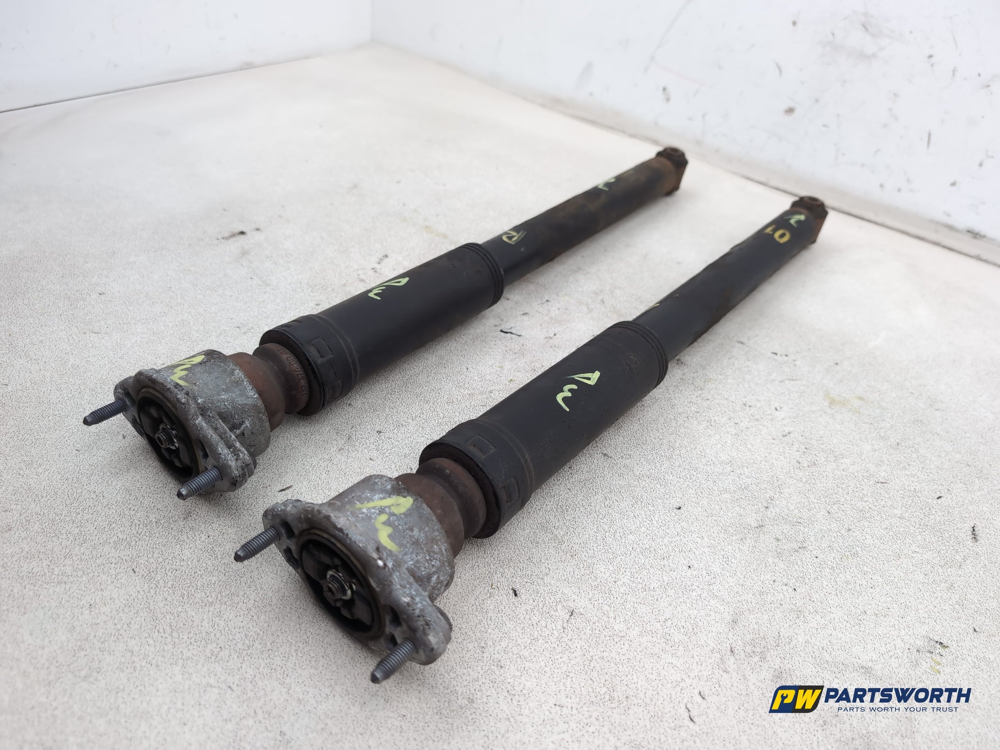 Mercedes-Benz E220 E-Class W212 Rear Shock Absorber Pair A2043260598 2009-2013 - photo 5