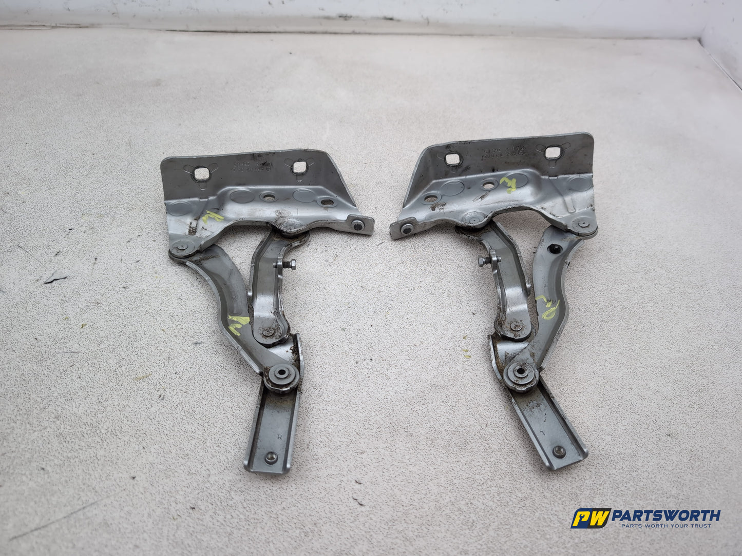 Bonnet Hinges 5