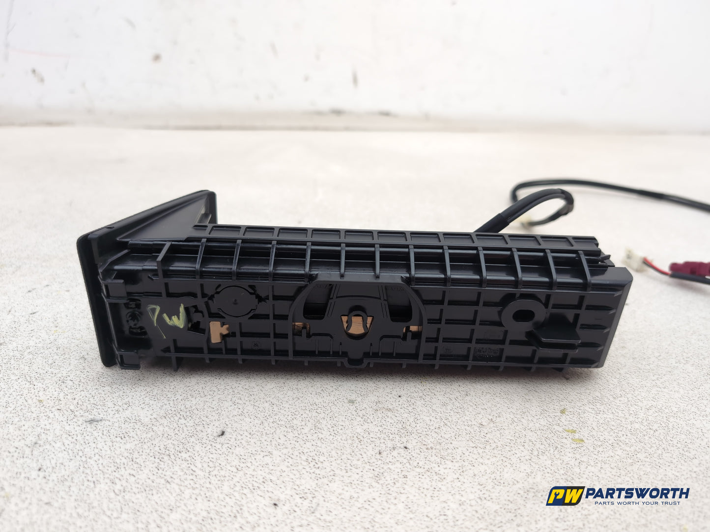 Mercedes-Benz B200 B-Class W245 Centre Console Storage Tray A1696800035 - photo 5