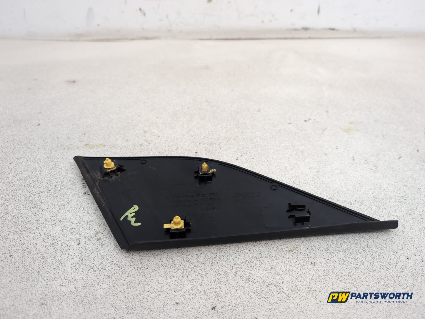 Mercedes-Benz B200 B-Class W245 Front Wing Trim Passenger Side A1696904087 - photo 5