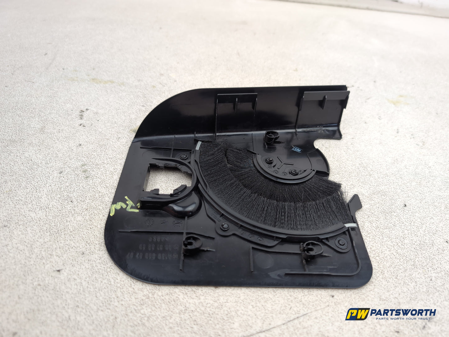 Mercedes-Benz B200 B-Class W245 Drivers Side Rear Boot Trim A1696900207 - photo 5