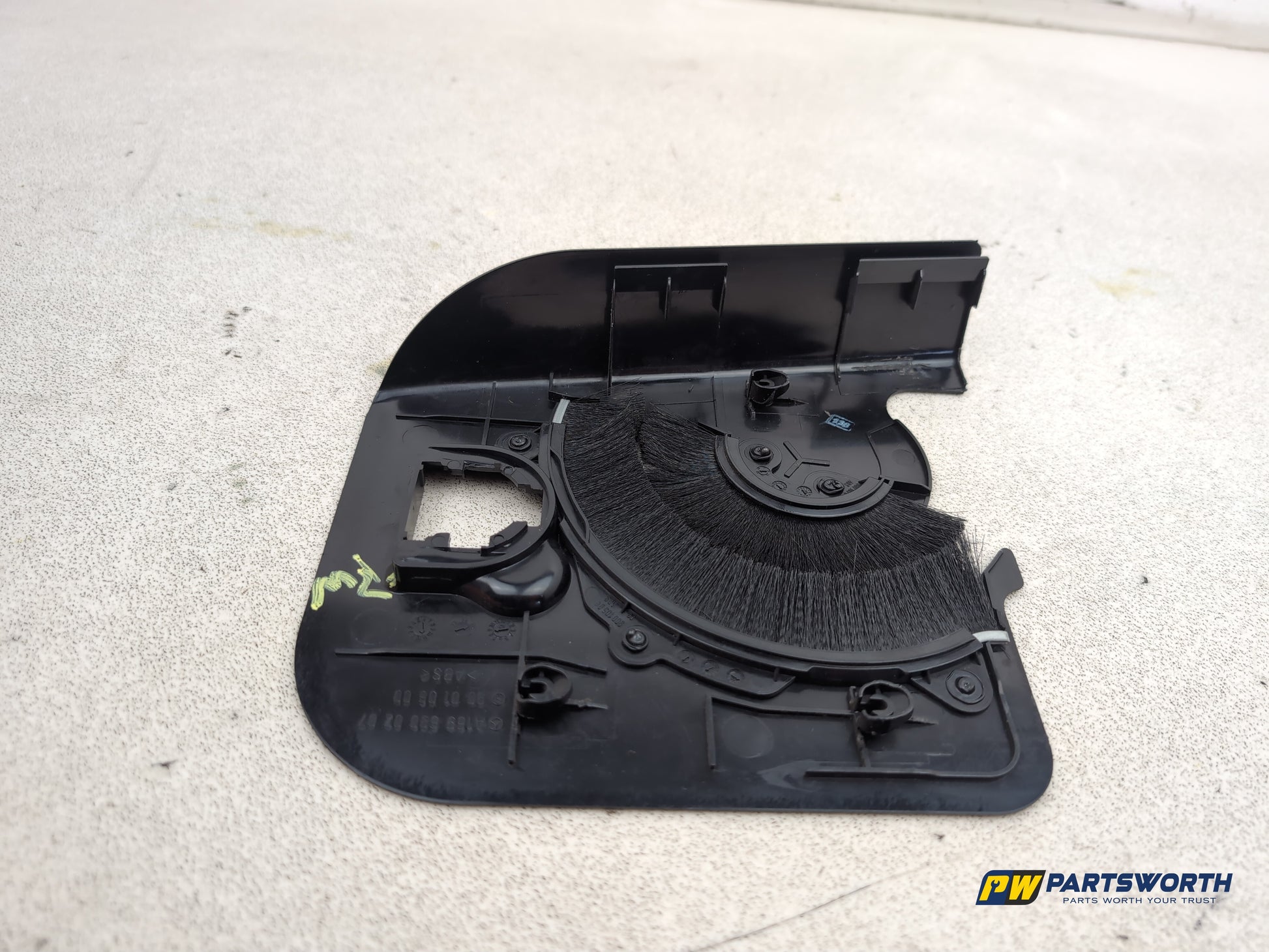 Mercedes-Benz B200 B-Class W245 Drivers Side Rear Boot Trim A1696900207 - photo 5