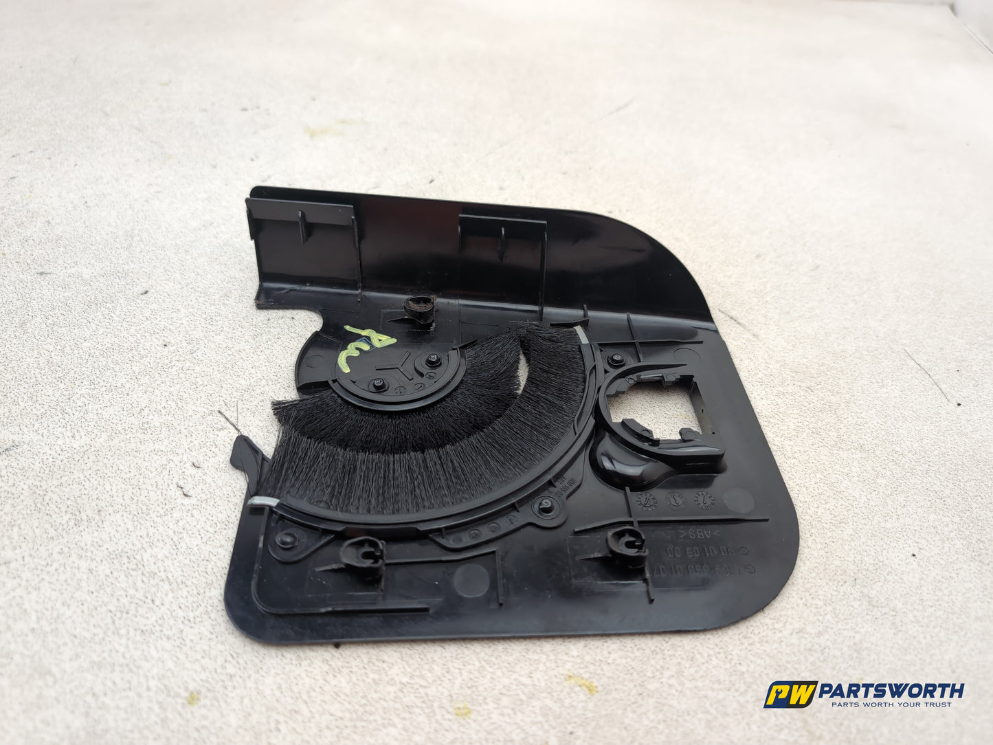 Mercedes-Benz B200 B-Class W245 Passenger Side Rear Boot Trim A1696900107 - photo 5