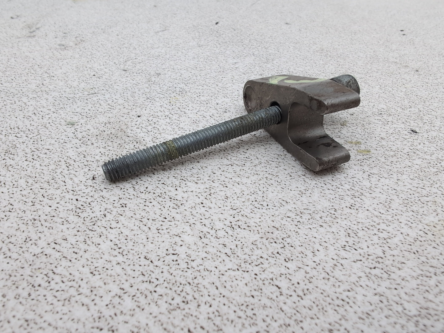 Mercedes-Benz B200 B-Class W245 2.0l Diesel Fuel Injecor Holding Clamp 2005-2011 - photo 5