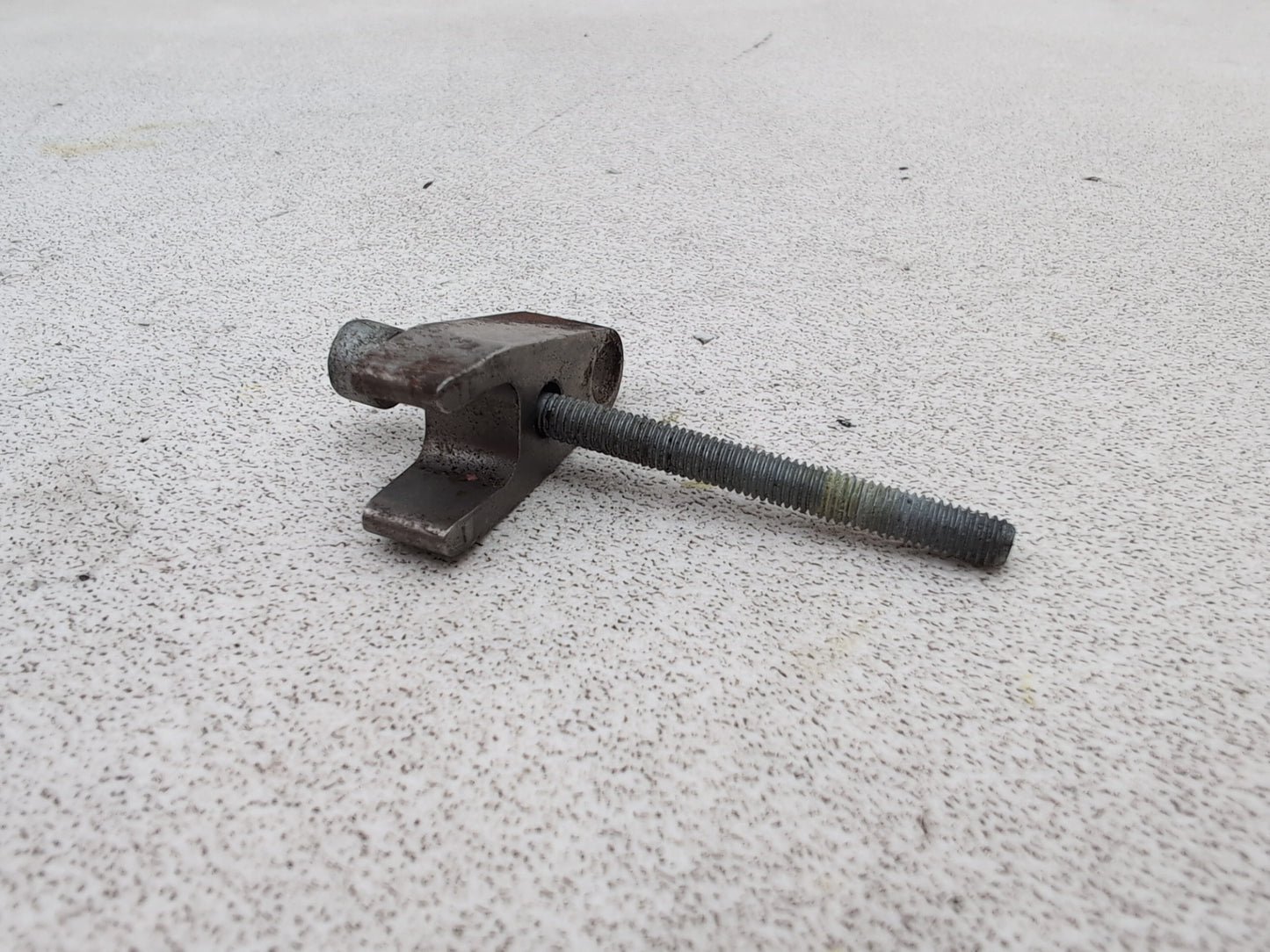 Mercedes-Benz B200 B-Class W245 2.0l Diesel Fuel Injecor Holding Clamp 2005-2011 - photo 5