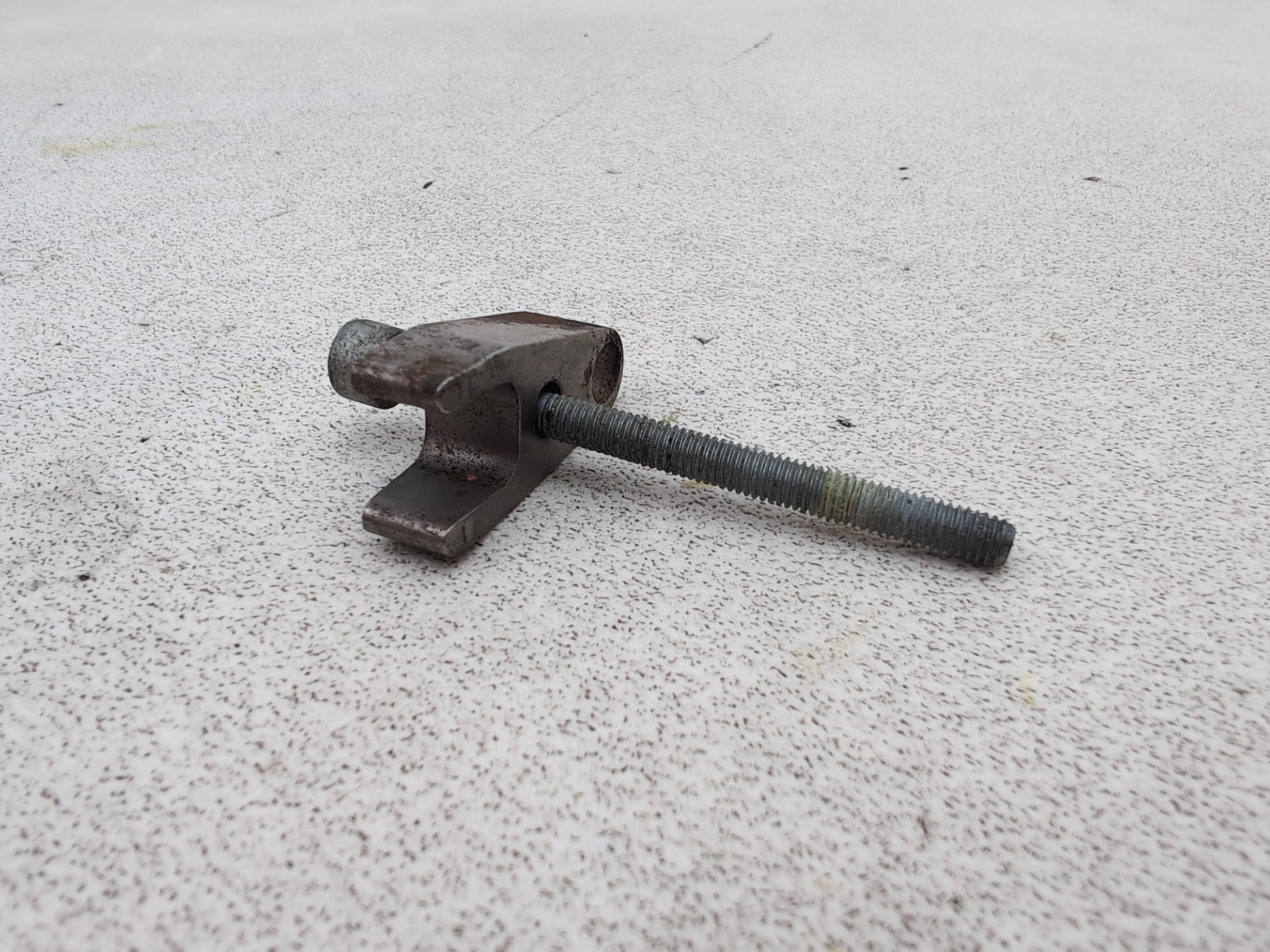 Mercedes-Benz B200 B-Class W245 2.0l Diesel Fuel Injecor Holding Clamp 2005-2011 - photo 5