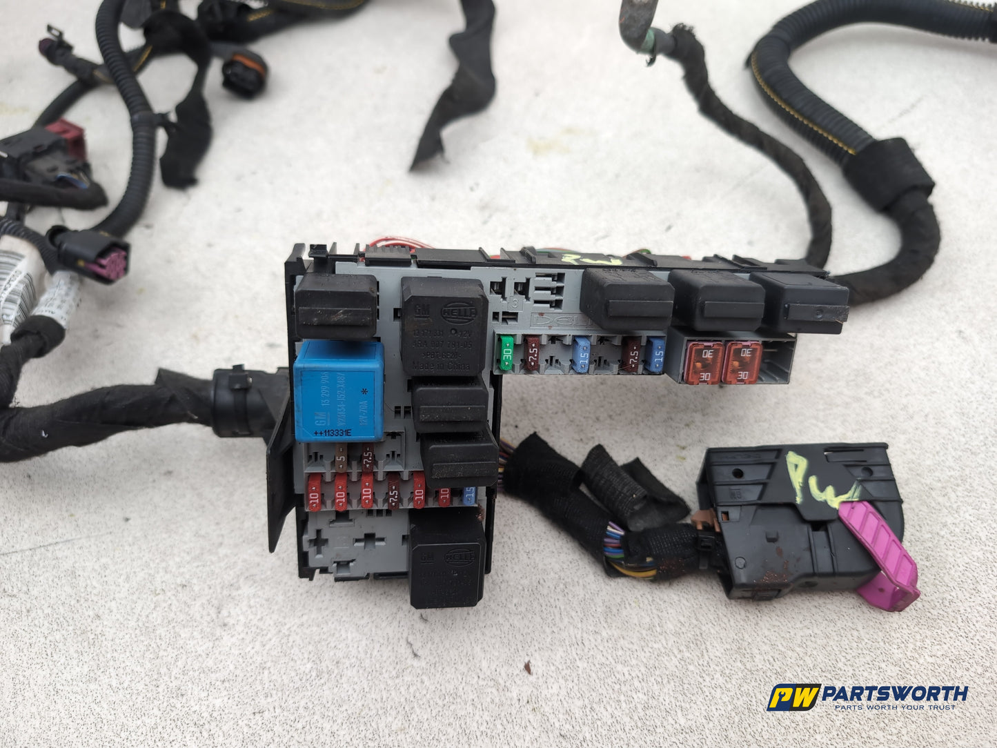 Vauxhall Corsa Se 1.2l Petrol Fuse Box With Wiring Loom 13350477 2006-2014 - photo 5