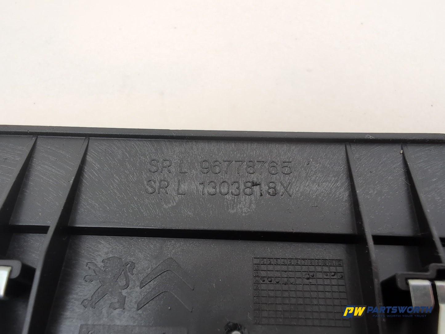 Peugeot 308 Allure Blue Hdi Front Driver Side Dashboard Air Vent 96778765 - photo 5