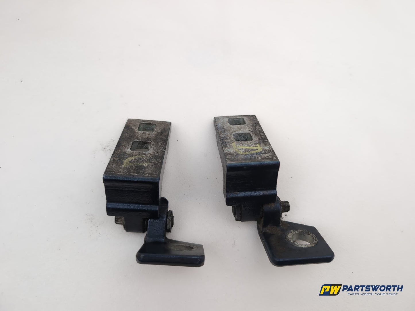 Vauxhall Corsa Se Drover Side Rh Front Door Hinge Pair 2006-2014 - photo 5