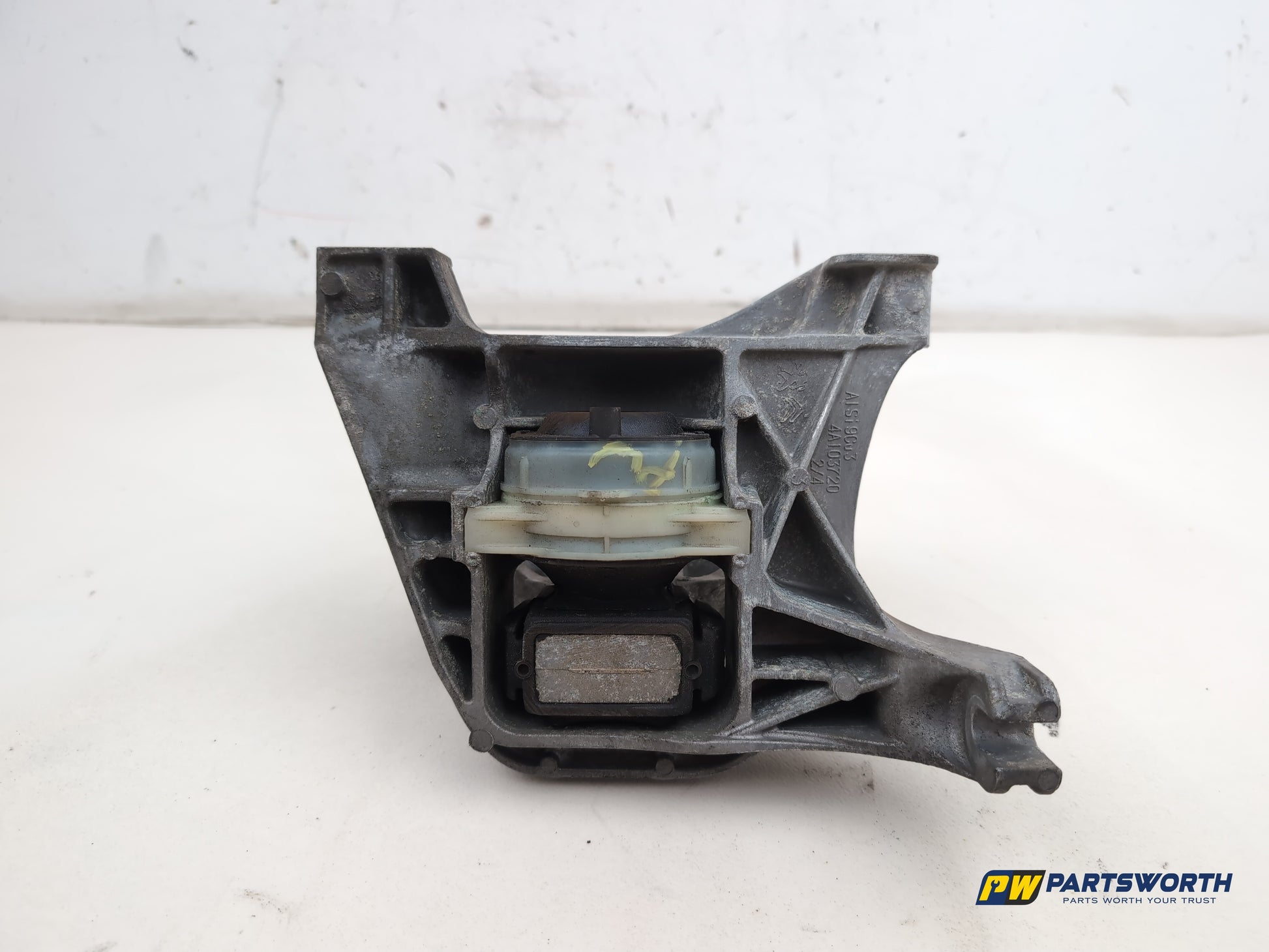Peugeot 308 Allure Hdi 1.6l Diesel Engine Mount Right Side 4a103720 2013-2021 - photo 5