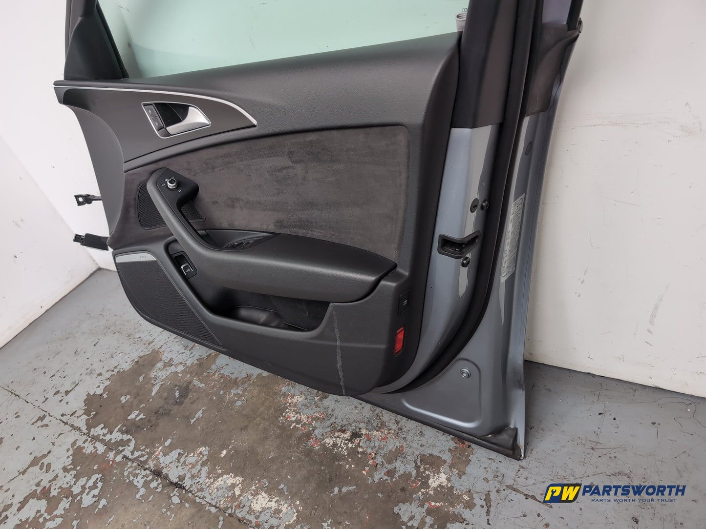 Door Front RH 11