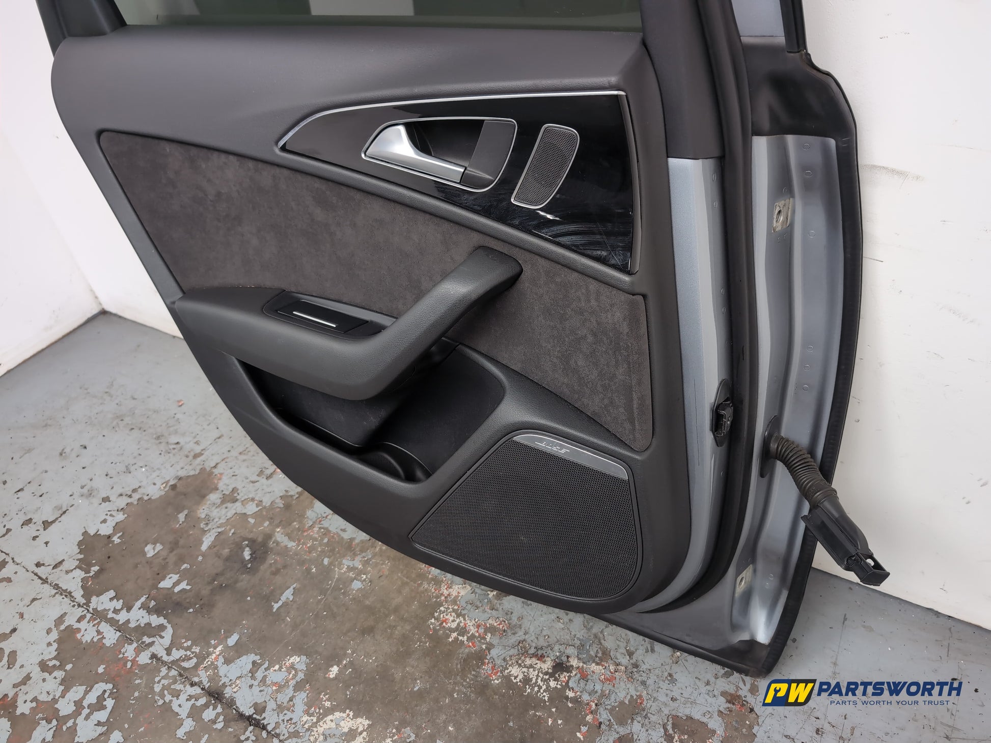 Door Rear LH 11