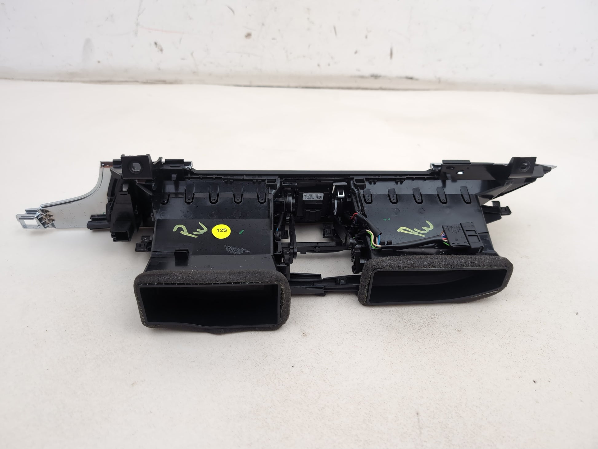 Audi A6 S Line Black Ed Tdi Quat Centre Dashboard Trim With Air Vent 4g2820951 - photo 5