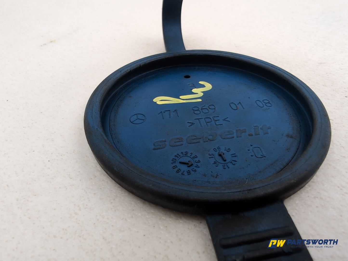 Mercedes-Benz E220 Blueef-Cy Se Cdi Windscreen Washer Reservoir Cap A1718690108 - photo 5