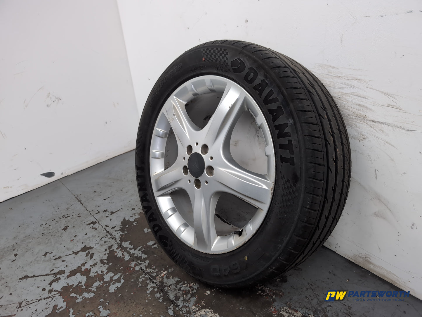 Mercedes R320 R-Class W251 Wheel With Tyre 255/50 R19 A2514011202 - photo 5