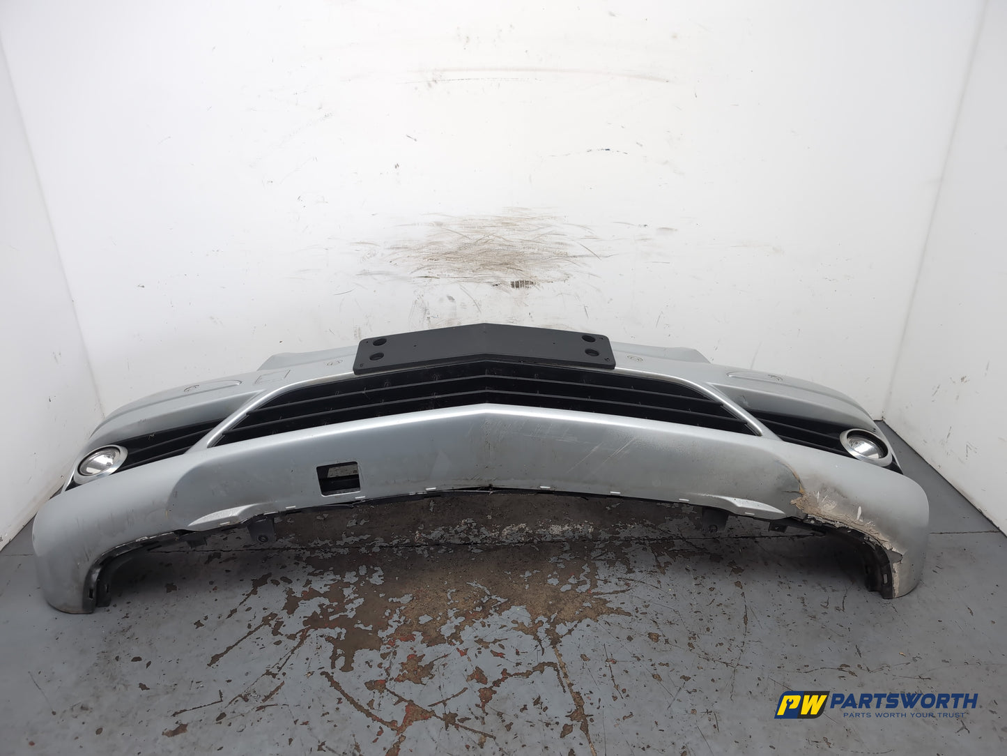 Mercedes R320 R-Class W251 Front Bumper Silver C775 2006-2010 - photo 5