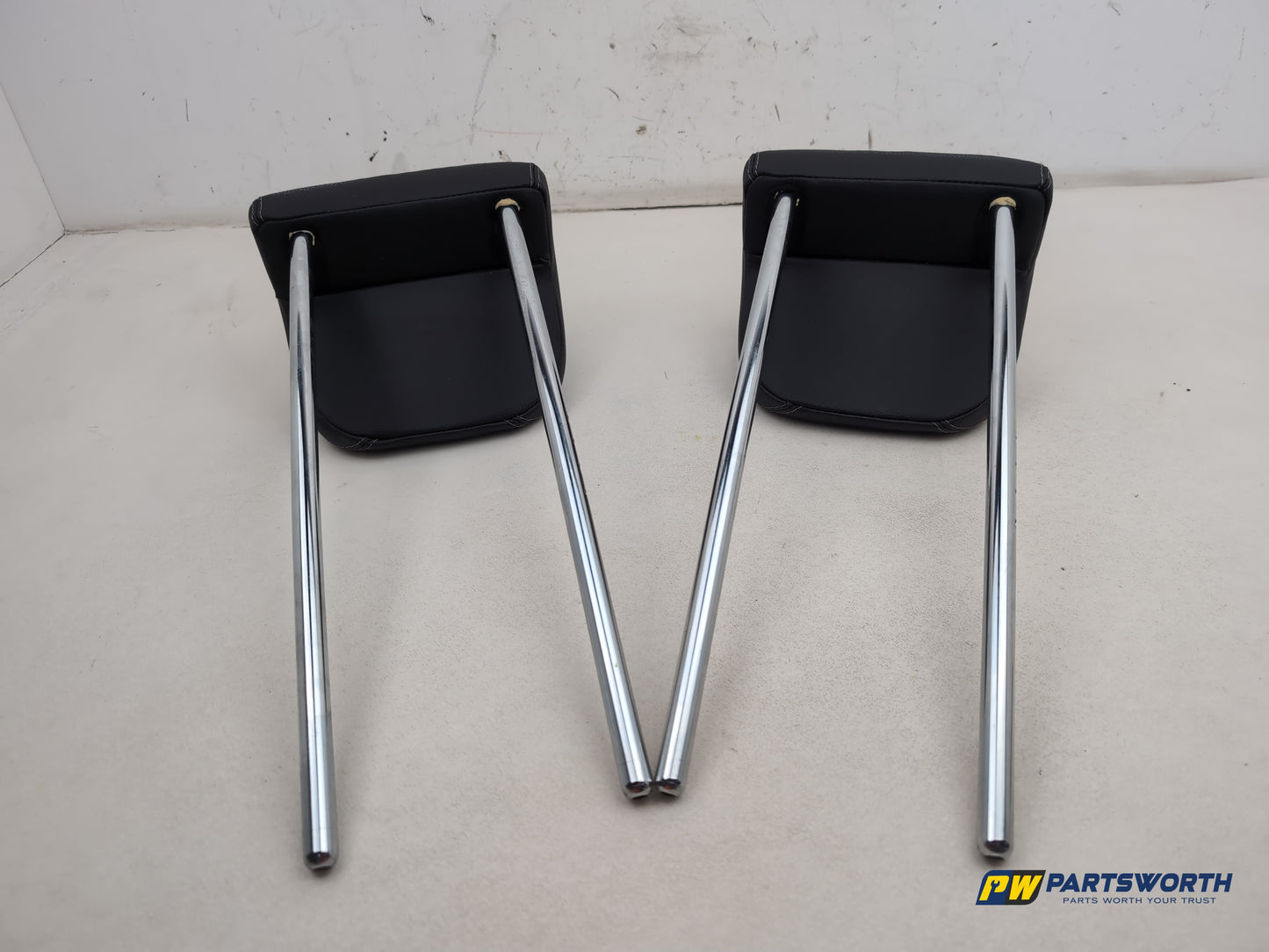 Rear Headrest 5