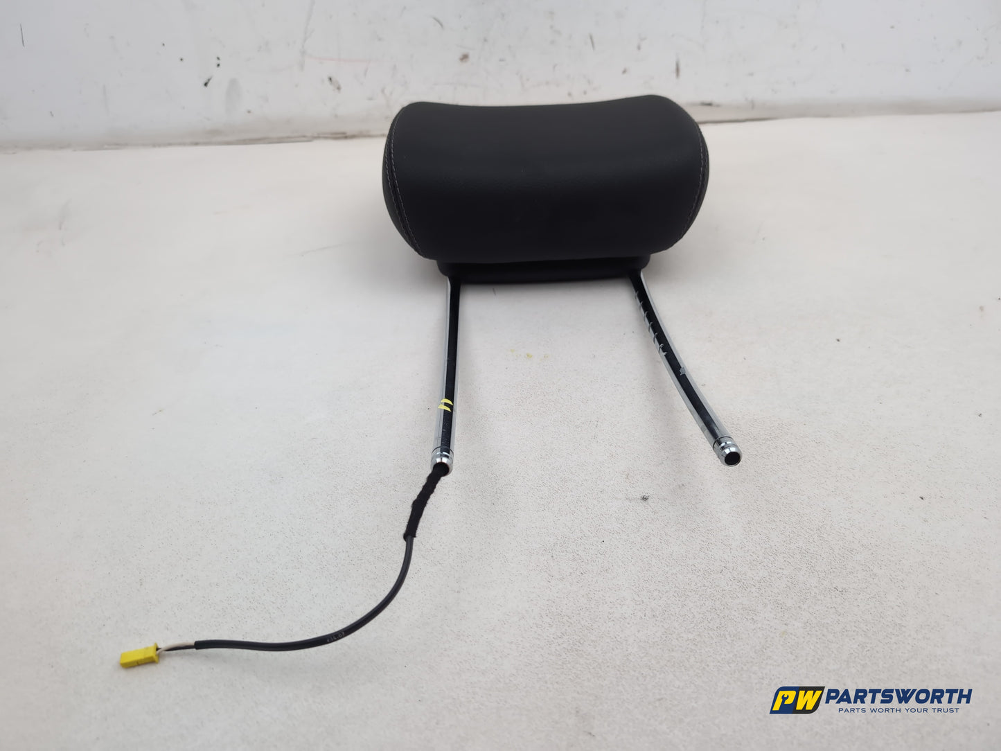 Mercedes R320 R-Class W251 Front Leather Driver Side Headrest 2006-2013 - photo 5
