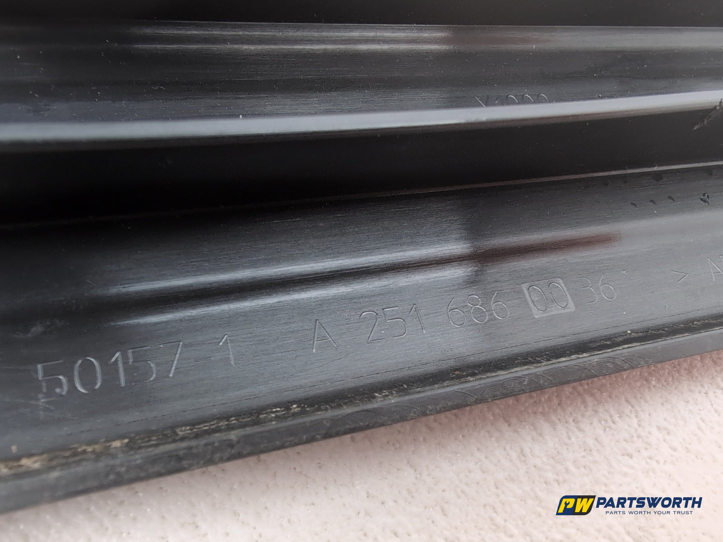 Mercedes R320 R-Class W251 Door Step Trim Front Left Passenger A2516860036 - photo 5