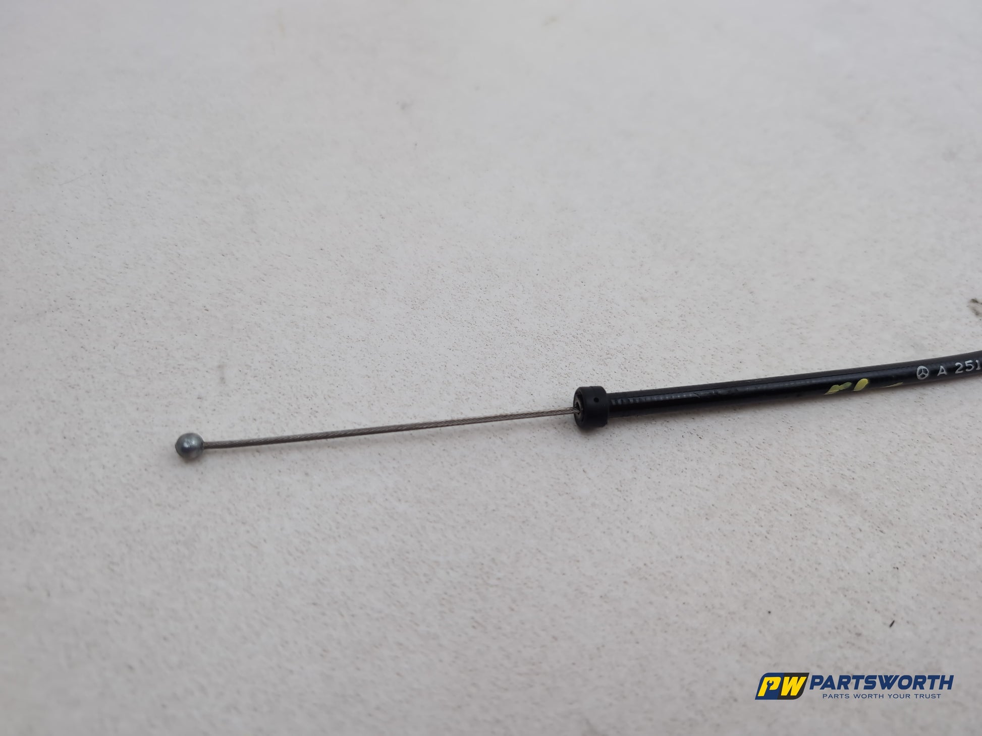Mercedes R320 R-Class W251 Bonnet Release Cable A2518800259 2006-2013 - photo 5