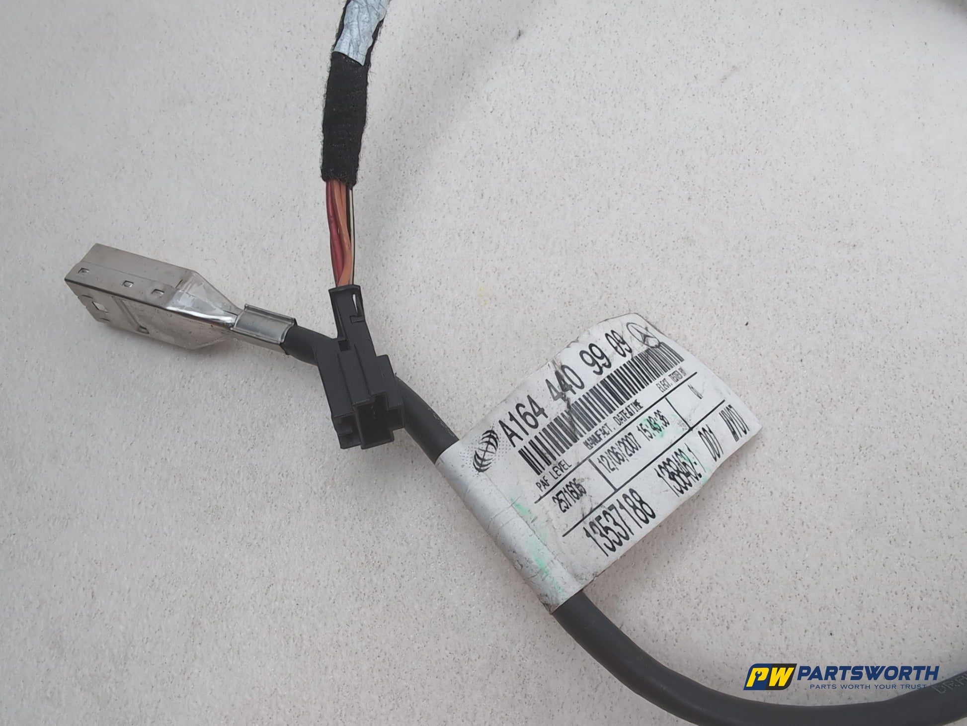 Mercedes R320 R-Class W251 Front Headrest Tv Screen Rear Display With Remote - photo 5