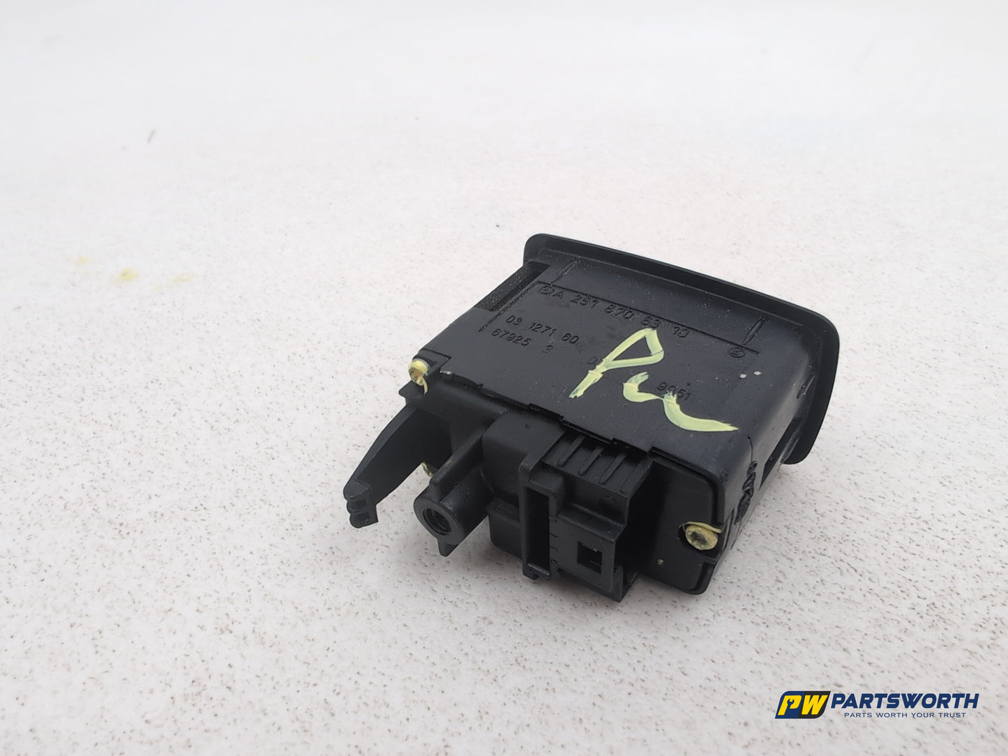 Mercedes R320 Sr-Class W251 Tailgate Open Switch A2518706310 2006-2013 - photo 5