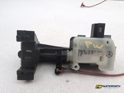 Mercedes R320 R-Class W251 Fuel Flap Locking Motor Actuator A2518200197 06-2013 - photo 5