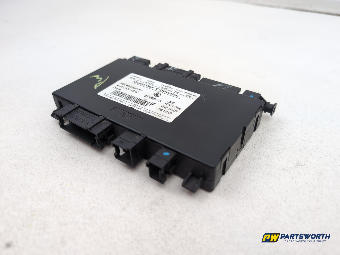 Mercedes R320 R-Class W251 Seat Control Module A2118704085 2006-2013 - photo 5