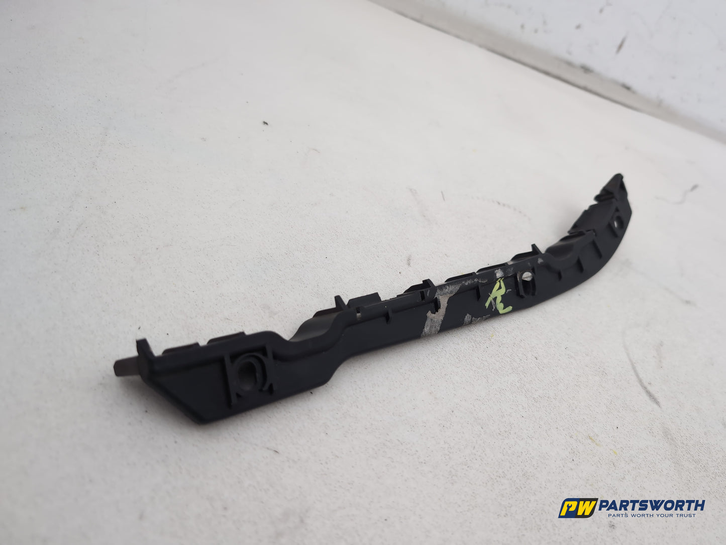 Mercedes R320 R-Class W251 Rear Bumper Mouting Bracket Right Side A2518850263 - photo 5