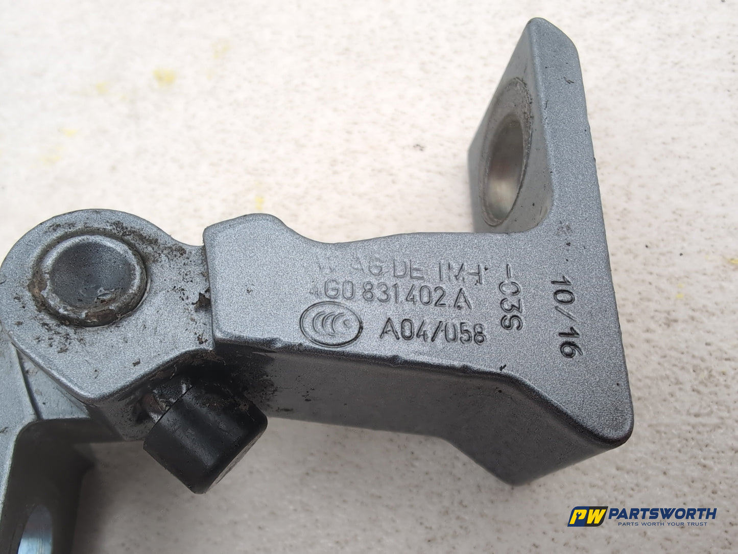 Audi A6 S Line Driver Side Rh Front Door Hinge Pair 4g0831402a 2011-2018 - photo 5