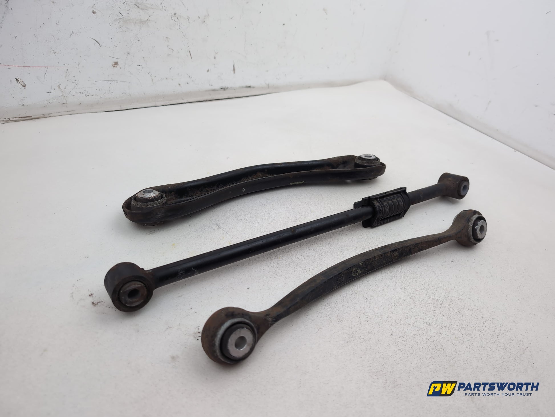 Suspension Arm Rear Wishbone RH 5