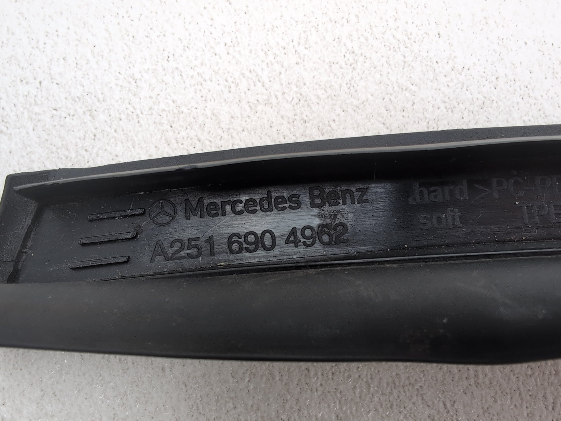 Mercedes R320 R-Class W251 Left Windshield Trim A2516904962 2006-2013 - photo 5