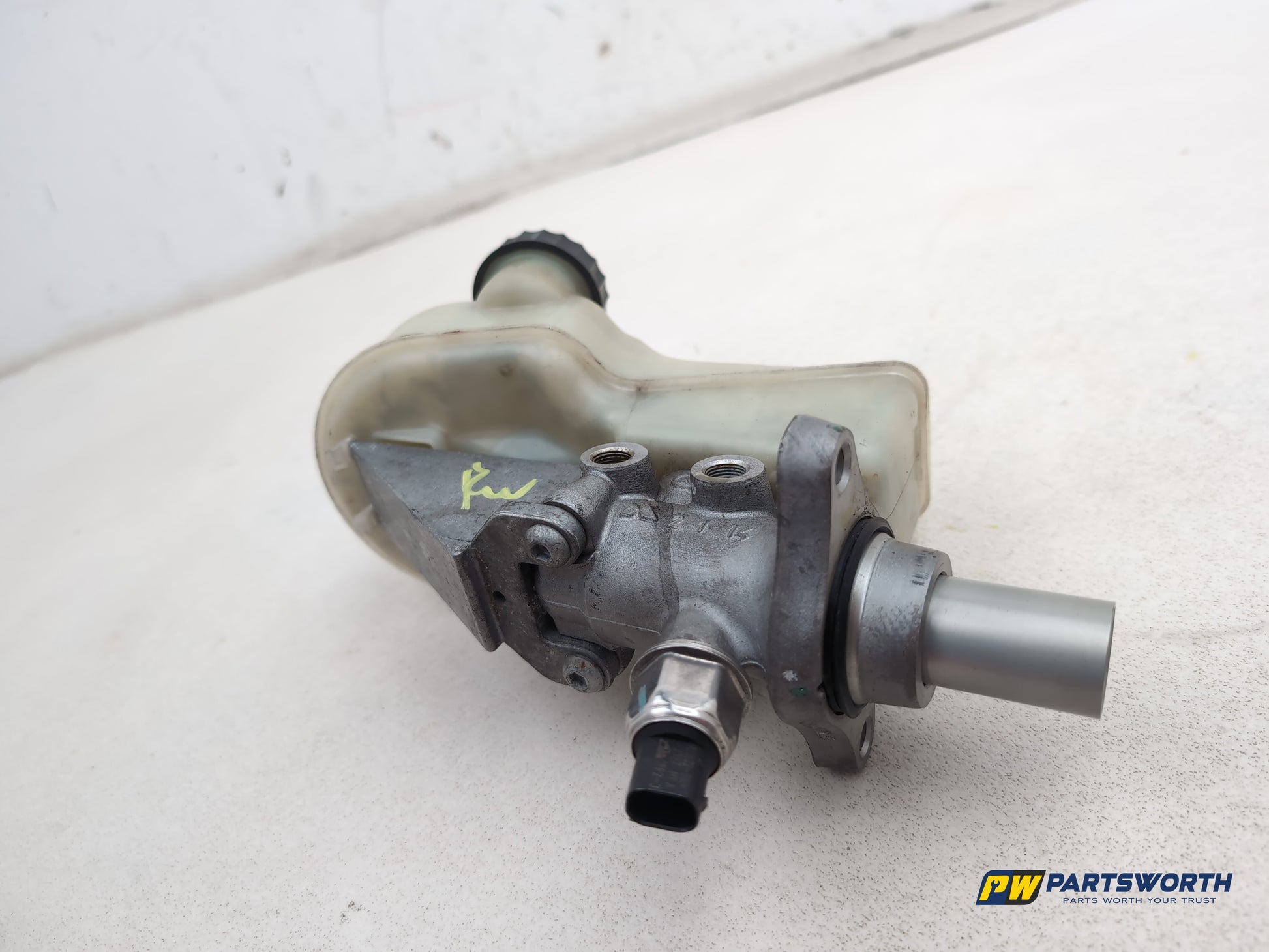 Mercedes R320 R-Class W251 3.0l Diesel Brake Master Cylinder A2514300302 - photo 5