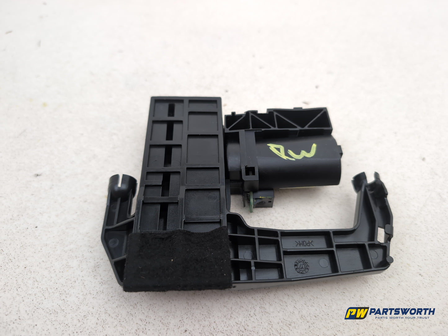 Mercedes R320 R-Class W251 Front Seats Folding Headrest Actuator A0009700026 - photo 5