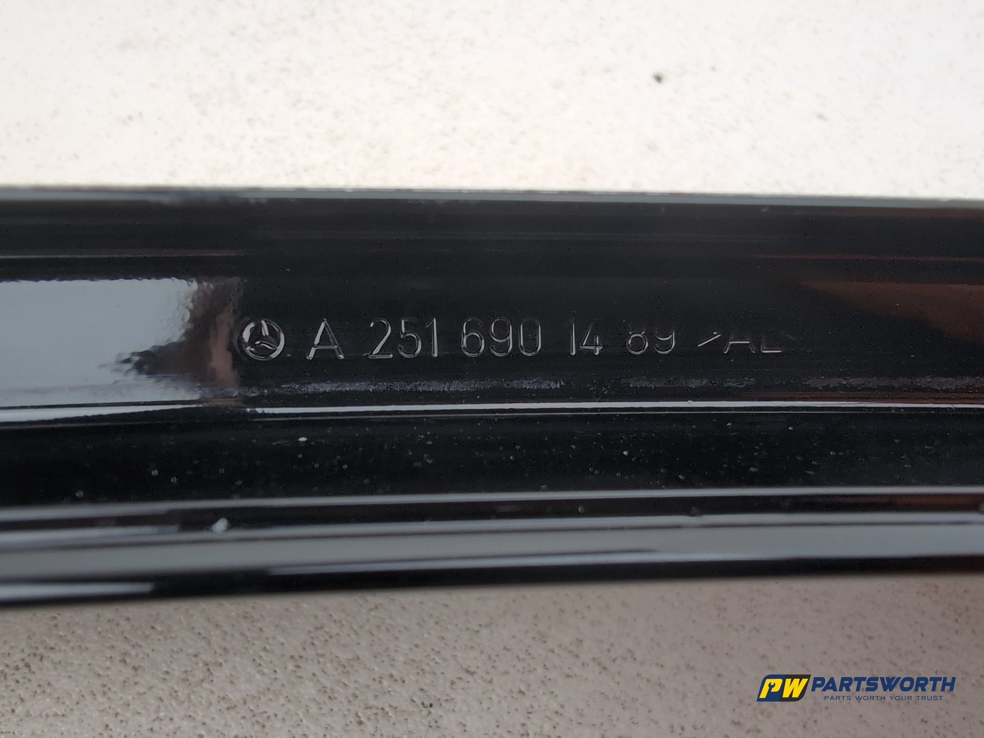 Mercedes R320 R-Class W251 Driver Side Front Door Post Trim 2006-2013 - photo 5