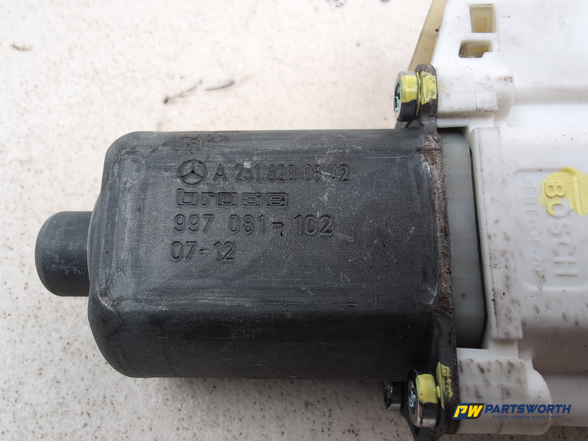 Mercedes R320 R-Class W251 Window Motor Right Side Front A2518200842 2006-2013 - photo 5
