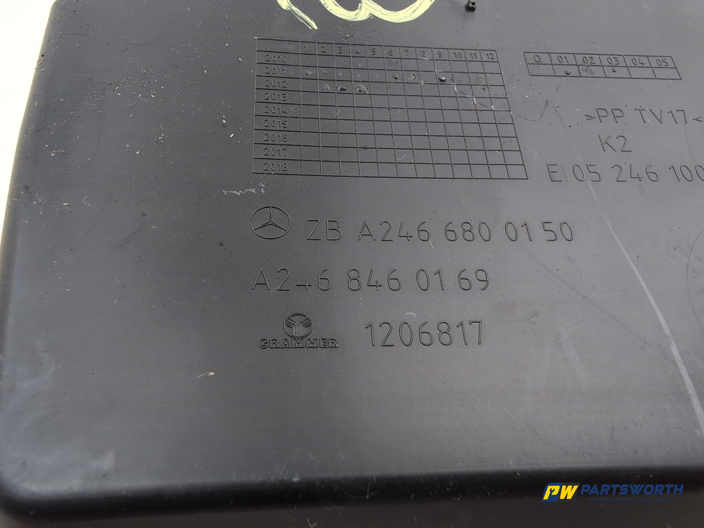 Mercedes-Benz B180 B-Class W246 Centre Console Ashtray A2466800150 2011-2018 - photo 5