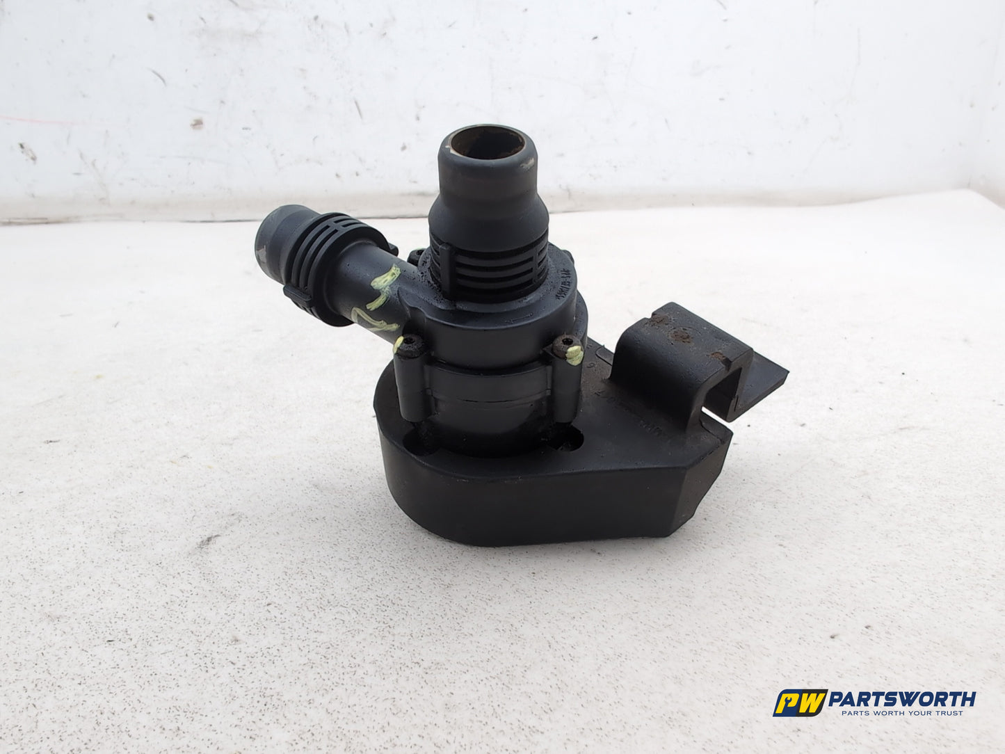 Bmw 5 Series 520d M Sport Additional Water Coolant Pump 6922647 2004-2009 - photo 5