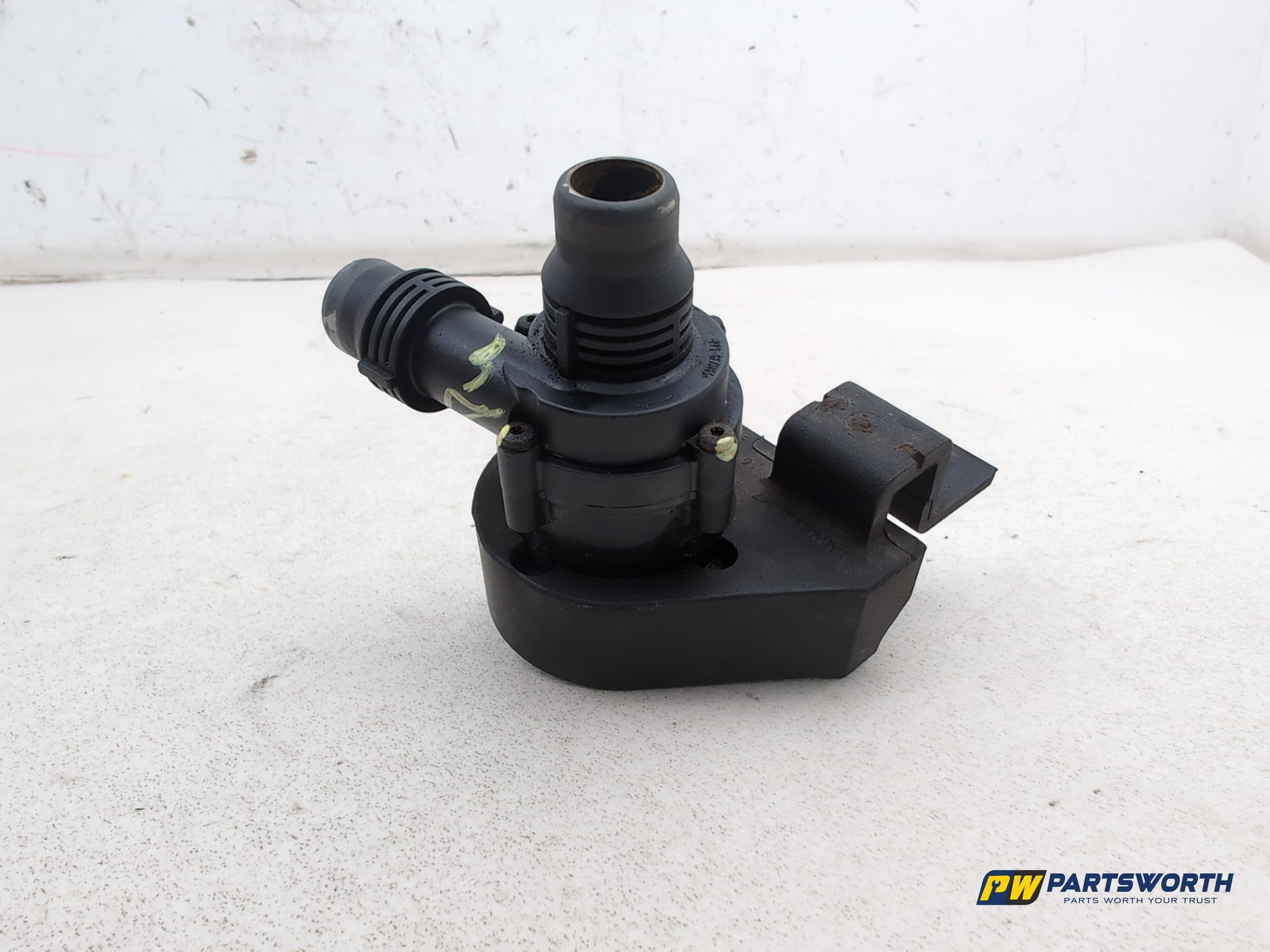 Bmw 5 Series 520d M Sport Additional Water Coolant Pump 6922647 2004-2009 - photo 5
