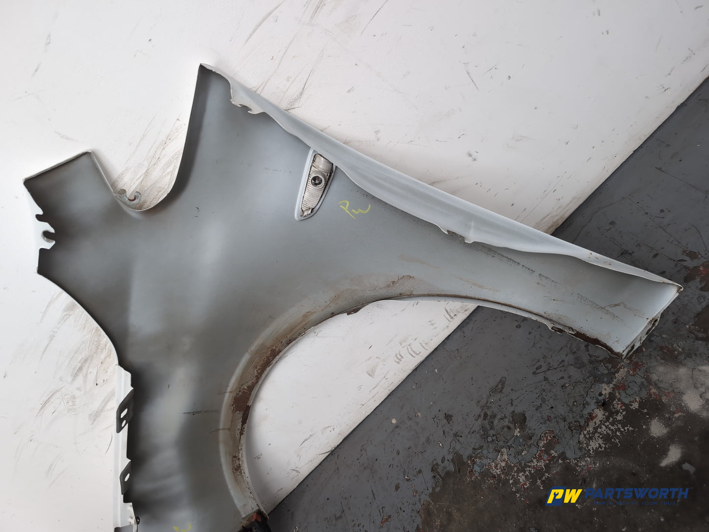Wing Front RH 11
