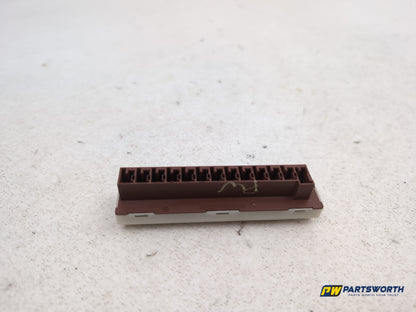 Mercedes W176 W212 W246 Voltage Converter Inverter Power Distributor A0009820012 - photo 5