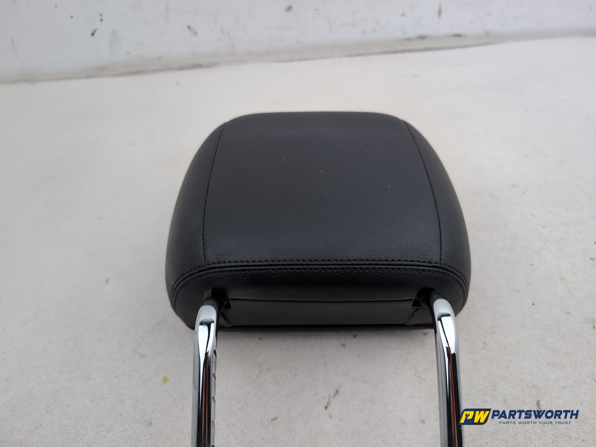 Mercedes-Benz B180 B-Class W246 Front Headrest Left Right 2011-2018 - photo 5