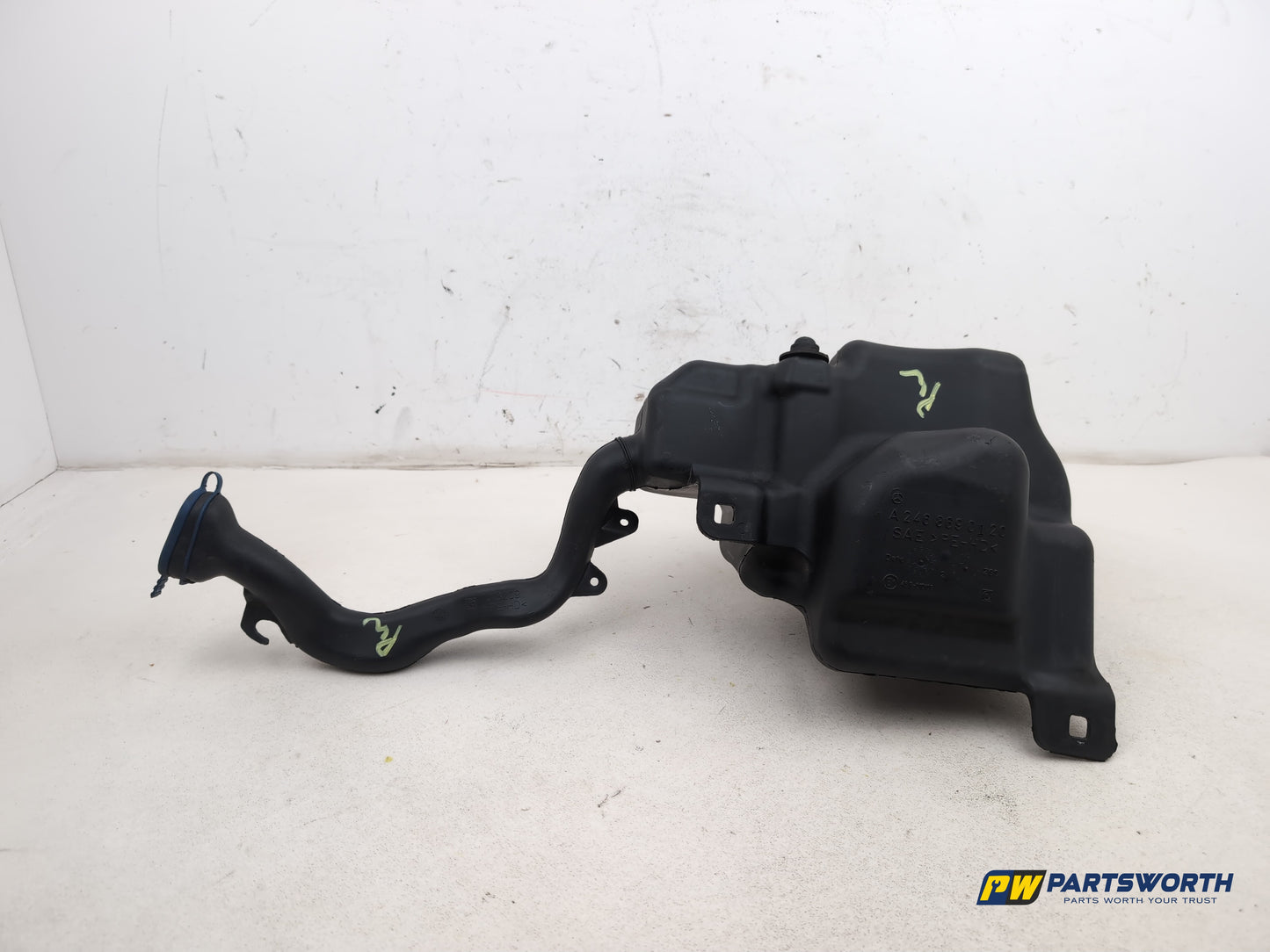 Mercedes-Benz B180 B-Cass W246 Washer Bottle Windscreen A2468690120 2011-2018 - photo 5