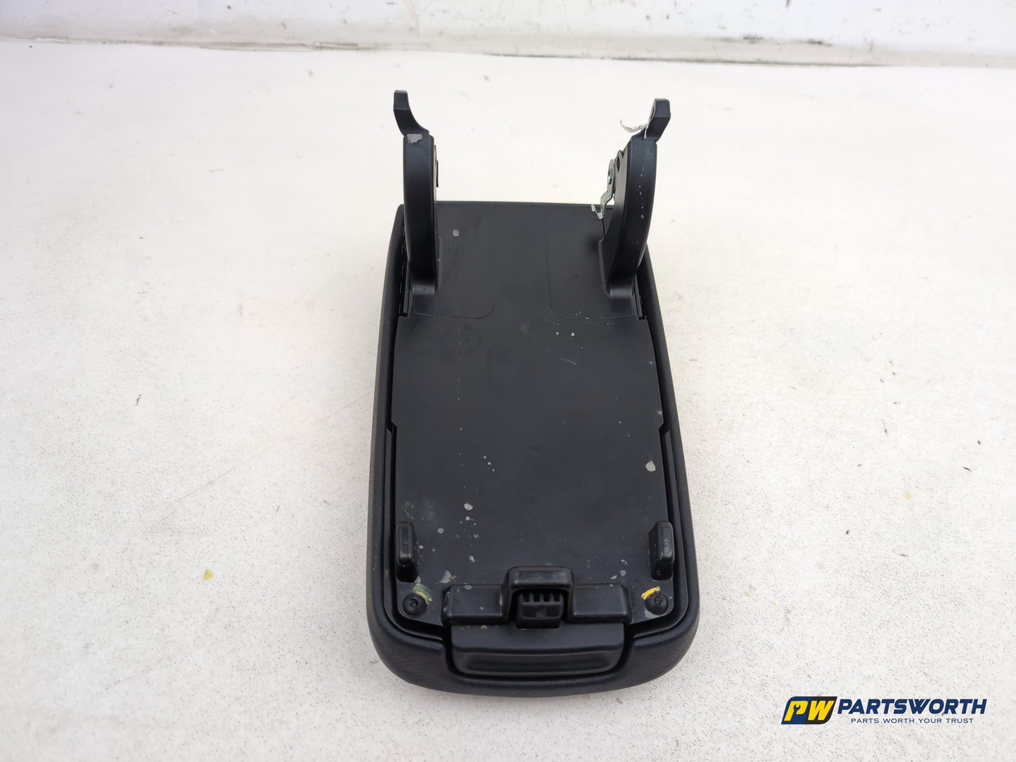 Mercedes-Benz B180 B-Class W246 Centre Console Armres Black 2011-2018 - photo 5