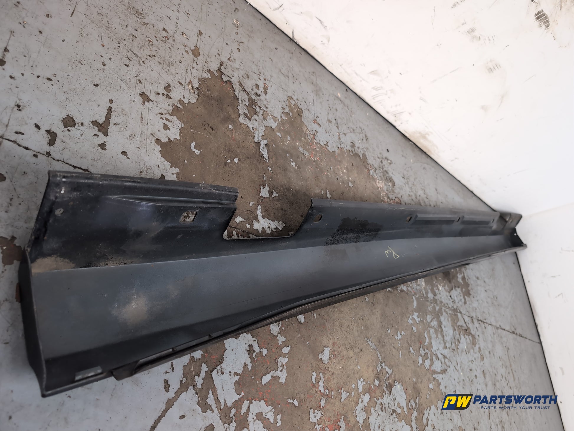 Side Skirt RH 5