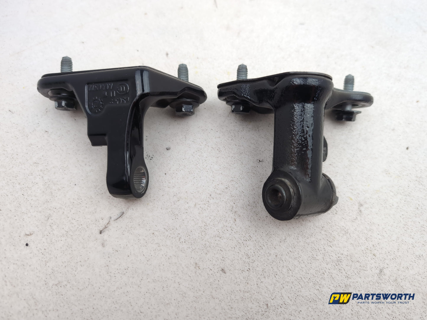 LH Front Door Hinge Pair  5