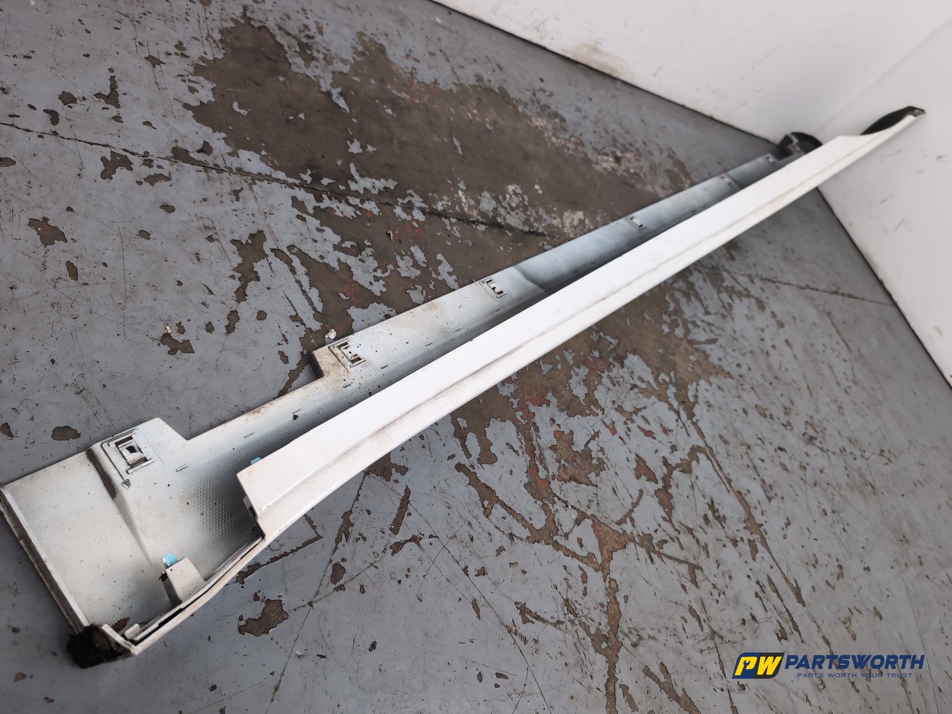 Hyundai I40 Estate Side Skirt Lk Passenger Side Creamy White Ncw 877513z000 - photo 5