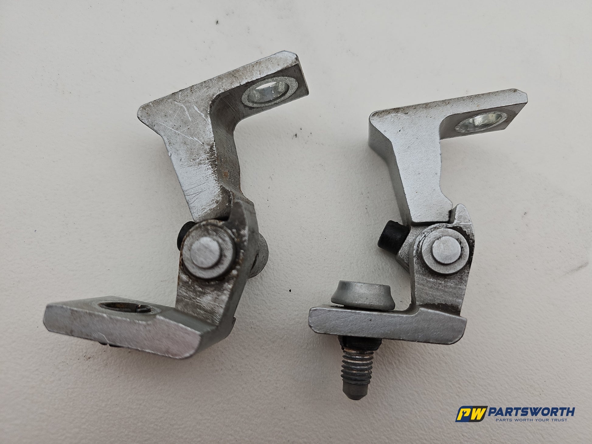 Audi A5 S Line Tdi Quattro Coupe Driver Side Rh Front Door Hinge Pair 8k0831402a - photo 5