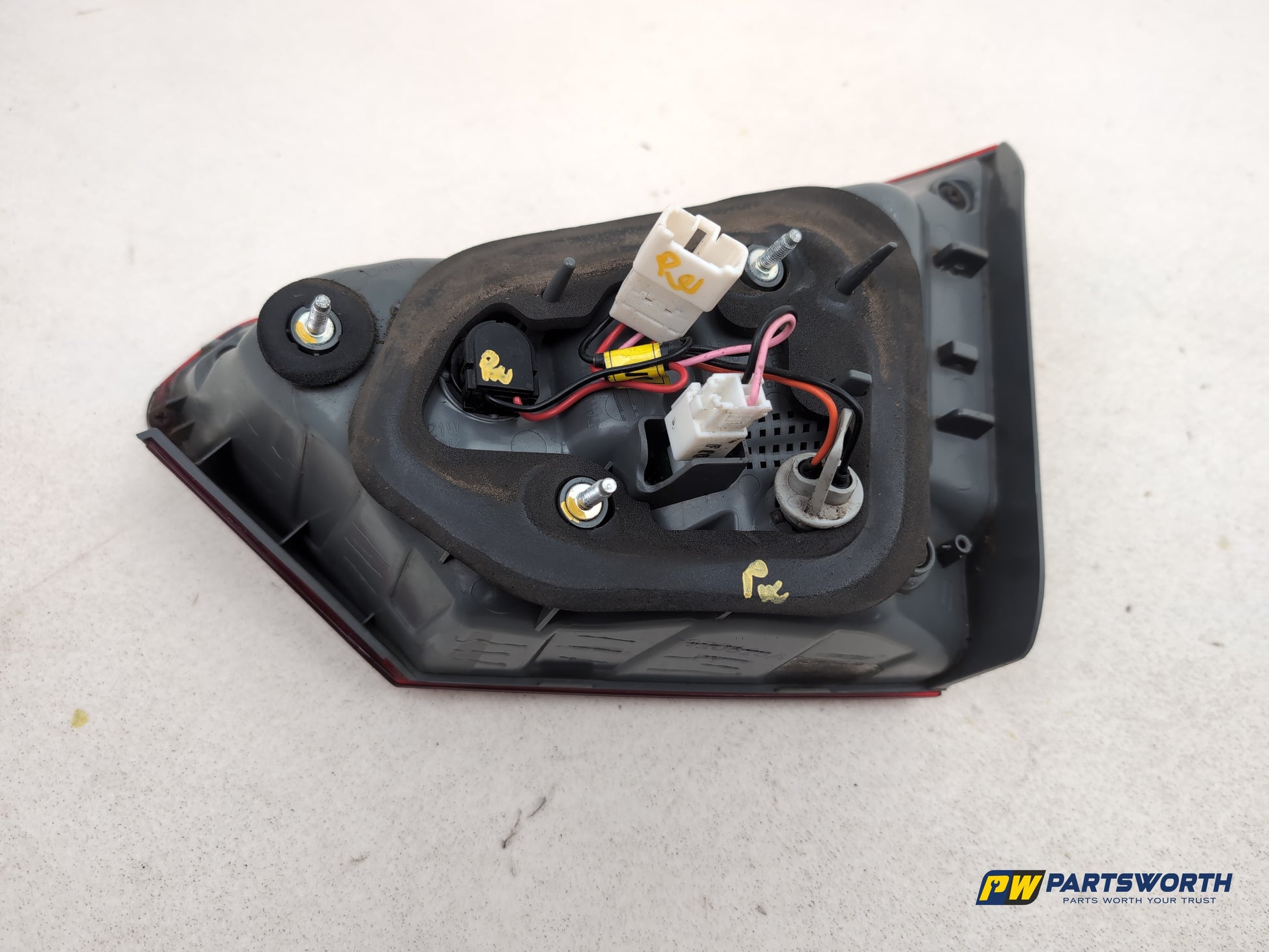 Hyundai I40 Style Lamp Assembky Rear Inner Lh Passenger Side 2011-2015 - photo 5