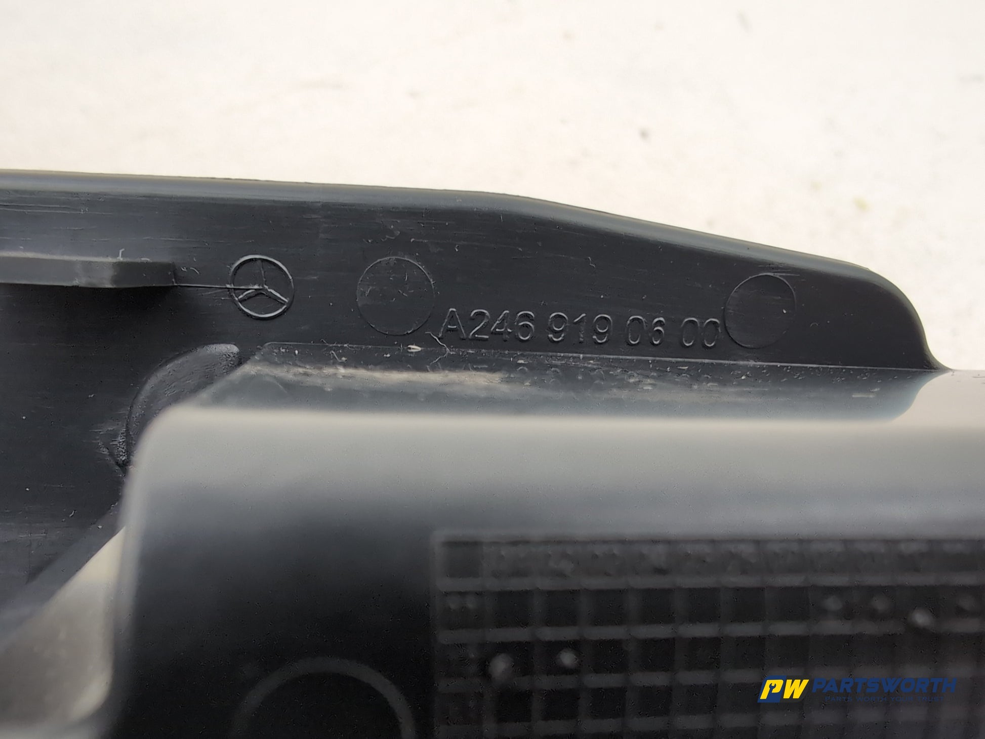 Mercedes-Benz B180 B-Class W246 Seat Rail Cover Front Right A2469190600 - photo 5